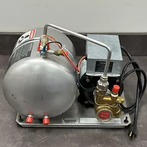 Cornelius CARB Gran Depósito Fuente Bebidas, Bomba Carbonadora y Motor, 115V - Imagen 1 de 12