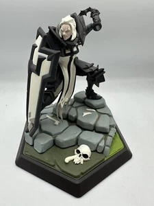 Blizzard Legends Diablo 3 Crusader Vinyl Statue figure 8" approximately - Picture 1 of 9
