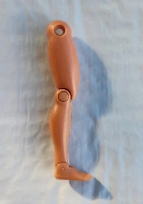 ONE (1) Vintage Mego 8" inch Type-II T2 CAUCASIAN RIGHT LEG - Bulk Deals - Image 1 of 2