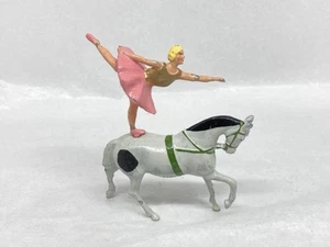Circo ecuestre equilibrio a caballo por Gran Bretaña (N Yel 449) repintados - Imagen 1 de 12