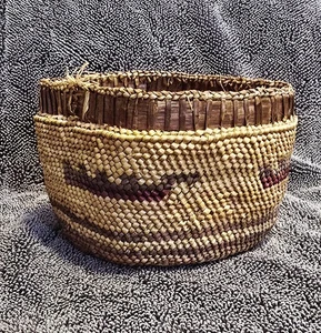 Antico cesto indiano nativi americani costa nord-occidentale Makah Nootka diametro 4 pollici  - Foto 1 di 5