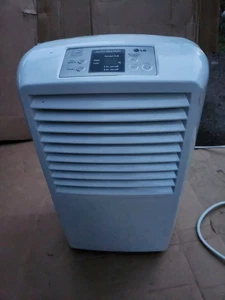 LG Dehumidifier LD301EL 30 Point Works Good.... - Picture 1 of 12