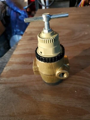 NORGREN CO. WATER REGULATOR MODEL #R43-301-NNLA - Image 1 of 4