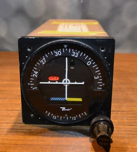 Indicador convertidor Bendix VOR-ILS tipo IN-226, PN 4000085-2601 - Imagen 1 de 7