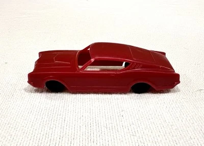 Coche de promoción de plástico rojo oscuro JVZ Mercury Cyclone 3" años 60 Foto 1 de 4