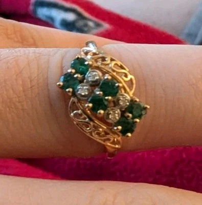 Anillo de oro de 14 quilates plomada patrón de desplazamiento abierto 6 esmeraldas 4 diamantes de ESX Foto 1 de 4