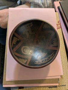 Kleine Peru Paracas Schale Fühlt sich an wie aus Holz. 4,5 Zoll mal 2 Zoll - Bild 1 von 20
