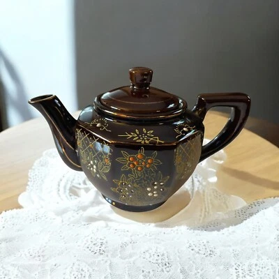 Moriage pattern Japanese red ware teapot Brown Betty Vintage - Image 1 of 4
