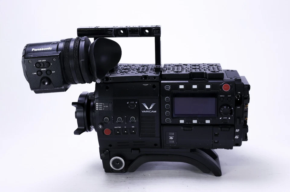 Cámara Panasonic AU-V35C1G Varicam 35 4K PL con estuche, montaje en hombro, EVF Foto 1 de 4