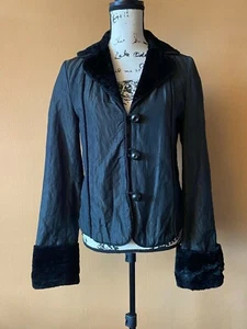 Neu mit Etikett Vince schwarze Jacke mit Lammfellimitat und Seilbesatz Größe XS *fehlerhaft* - Bild 1 von 6