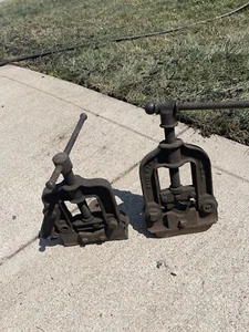 Vintage Set Of 2 Columbian MFG Co Pipe Vise 160X Yoke Style Cast Iron USA Made & - Picture 1 of 5