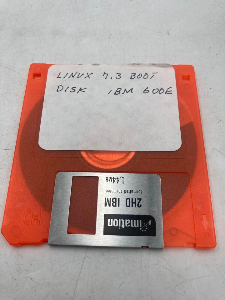 Disquete Linux 7.3 3.50 para IBM 600E ThinkPad Foto 1 de 1