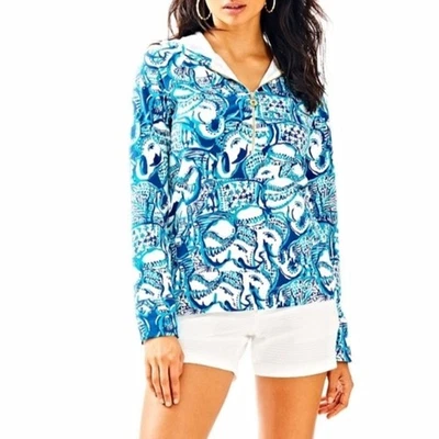 Lilly Pulitzer UPF 50+ Patrón con capucha Popover en el Keep On Trunkin azul mediano  Foto 1 de 4