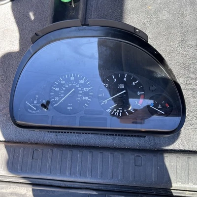 Cuadro de instrumentos reparación bmw serie 5 e39 525i 528i 530i 540i M5 1995-2004 Foto 1 de 4