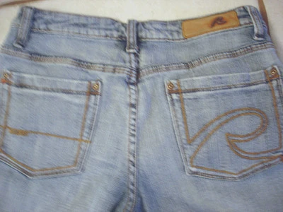 SOLICITAR CAPRIS VAQUERO ELÁSTICO DESGASTADO TALLA 27 Foto 1 de 4