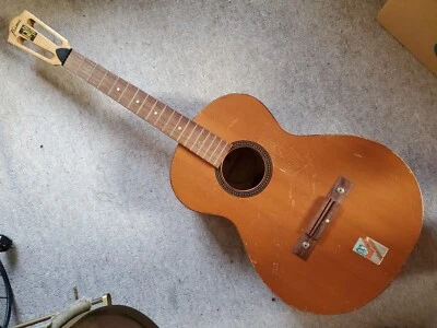 old guitar "Framus" needs mechanic - Image 1 of 4