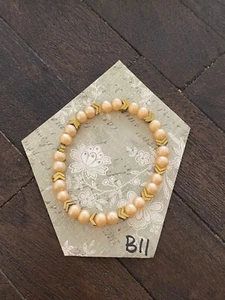 BRAND NEW HAND CRAFTED BEADED STRETCH BRACELET #B11 PEARL CHEVRON JEWELRY - Imagen 1 de 2