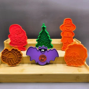 Vintage Lot Hallmark Holiday Large Cookie Cutters 3-5" Christmas Thanksgiving - Picture 1 of 7
