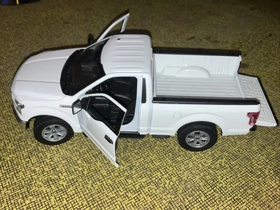 Camioneta pickup Ford F-150 F150 2015 cabina regular 1:24 blanco brillante envío gratuito Welly Foto 1 de 4