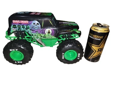 MONSTER JAM RC Monster Grave Digger Truck Car 2.4Ghz 4WD Toy 1:15 No Remote - Image 1 of 4