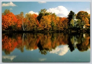 Tarjeta postal colores otoño reflejo Brookfield Vermont Town & Country Card - Imagen 1 de 2