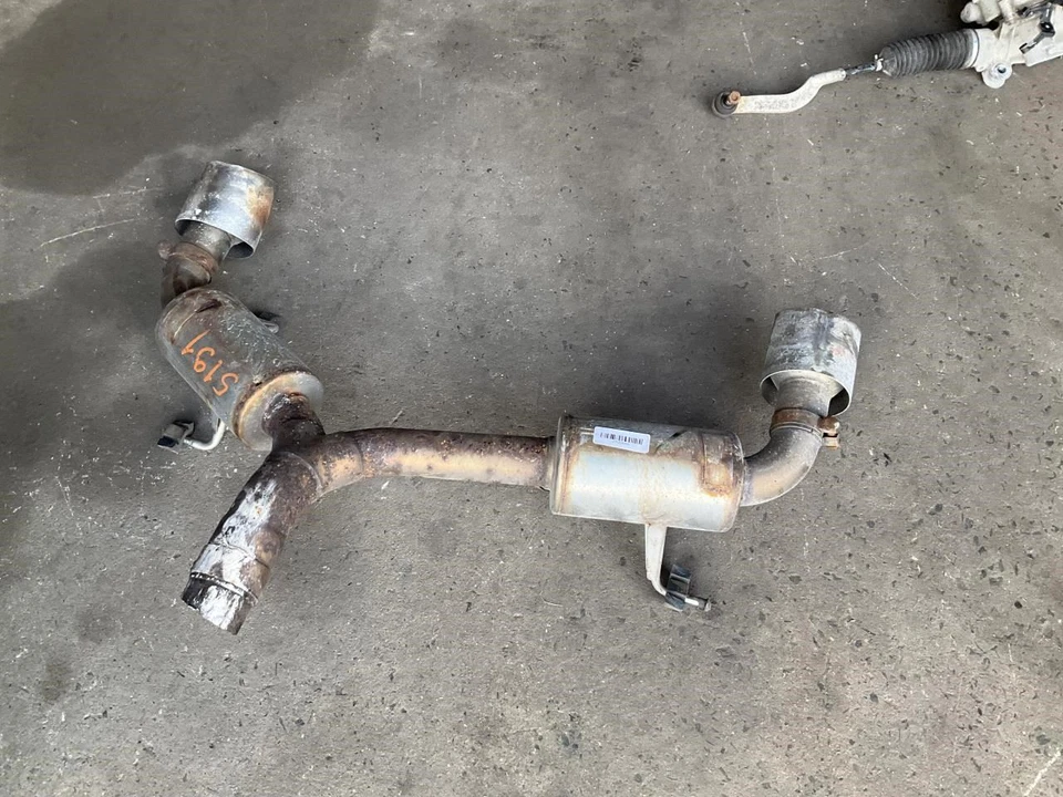 Silenciador silenciador escape doble punta 13-16 Toyota Scion FR-S 2.0 AT T Foto 1 de 4