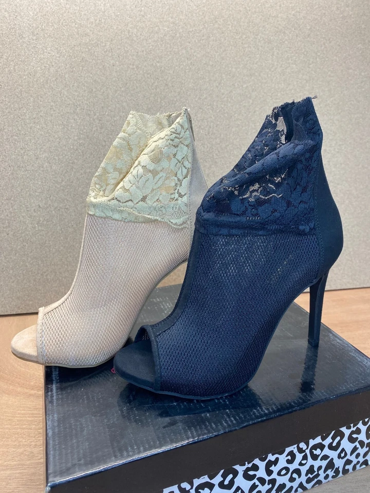 Anne Michelle Women's True Love Heeled Sock Booties US 7 Black or Tan  - Image 1 of 1