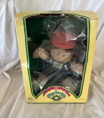 Cabbage Patch Kids 1985 con certificado de nacimiento y papeles de adopción en caja de mal estado Foto 1 de 4