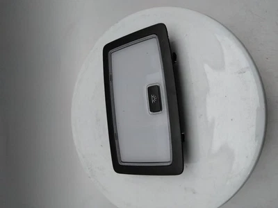 Lámpara de luz interior LEXUS RC F 2014-2023 2 puertas cupé  Foto 1 de 4