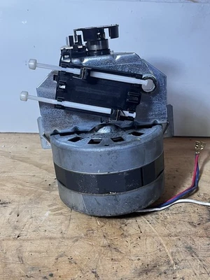 123D0101 14LG410R 2265-267 41A5483B Chamberlain Garage Door Motor - Image 1 of 2