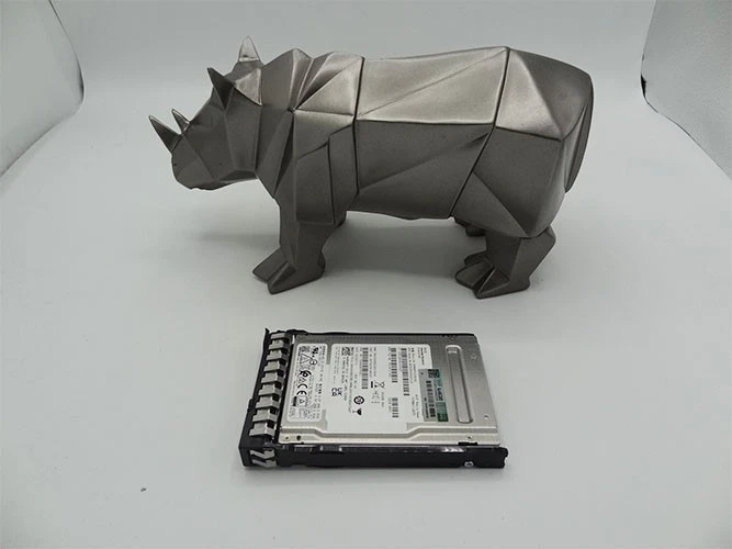 P42589-001 HP 800GB SAS 24G MU SFF BC AUTOCIFRADO FIPS PM6 SSD P41400-B21 Foto 1 de 1