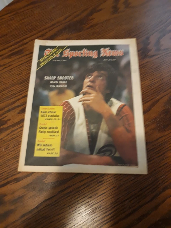 JANUARY 5,1974-THE SPORTING NEWS-PETE MARAVICH OF THE ATLANTA HAWKS(EX) - Image 1 of 1