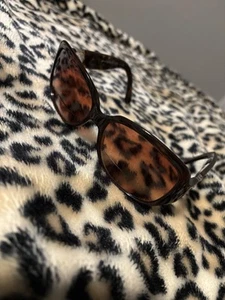 Vintage Vogue Sunglasses Ladies Polarized Cateye Tortoise Brown - Picture 1 of 19