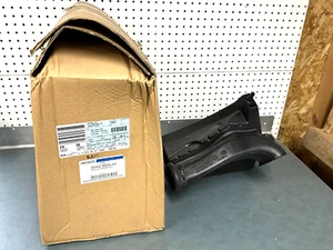Ford OEM NOS 3W4Z-9600-AA Air Filter Housing Assembly 2003-2006 Lincoln LS 3.0L - Picture 1 of 4