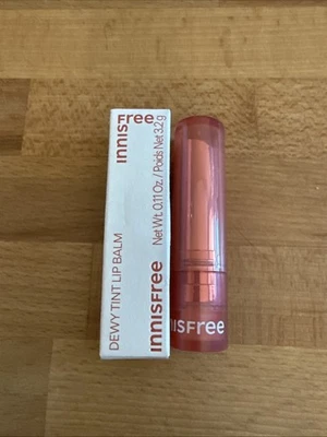 Bálsamo labial INNISFREE Dewy Tint 0,11 OZ NUEVO EN CAJA #3 Love Beige Exp 02-2028 K69012  Foto 1 de 4