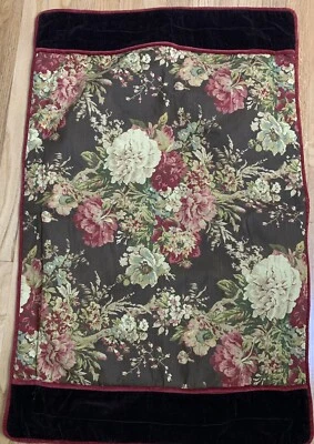 Almohada Waverly de Colección Sham King Marrón Patrón Floral Marrón Terciopelo Rojo Borde 24x38 Foto 1 de 4