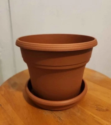 Macetas Panterra de 6 pulgadas CON platillo - plástico duradero, color terracota Foto 1 de 3