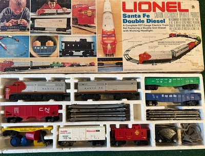CONJUNTO DE FRETE DIESEL DUPLO LIONEL 6-1489 SANTA FE COM Acc Excelente Estado Leia - Imagem 1 de 4