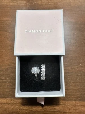 Diamonique 3.00 cttw Solitario Ovalado y Banda Ovalada Revestida de Platino Esterlina Talla 5.5 Foto 1 de 4