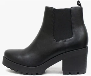 Women Black Ankle Boot Size 9 New in Box Lug Sole Elastic Gore and Chunky Heel - Picture 1 of 6