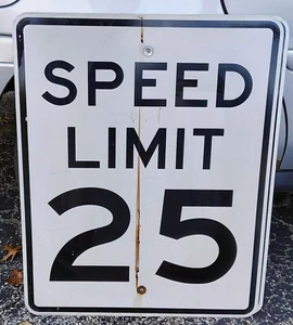 Señal de límite de velocidad de metal de 25 MPH 30x24 Retirado Village Safety Road Man Cave Bar 25B - Imagen 1 de 2