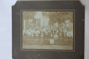 Altes Gruppenfoto einer Hauswirtschaftschule  um 1900 - Bild 1 von 7
