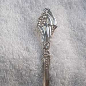 Webster Sterling Silver LILY OF THE VALLEY Butter Pick NO MONO WSC4 Serving Pat - Picture 1 of 11