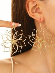 Golden Bohemian Flower Design Dangle Earrings. Flower Dropping Earrings. NEW - Picture 1 of 3
