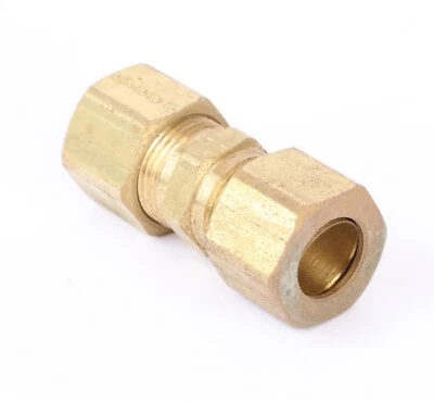Brass Fairview Straight Union Tube Fitting, 1/2" Tube OD x  1/2" Tube OD - Image 1 of 3