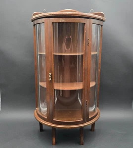 Armadio Curio in miniatura vetro curvo colore mogano legno tavolo o parete custodia - Foto 1 di 13