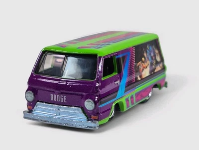 Dodge A100 1966 diorama coleccionable DieCast modelo furgoneta 1:64 verde púrpura suelta Foto 1 de 4