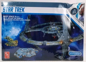 AMT Star Trek Deep Space Nine 1:3300 Model Kit DS 9 + defiant DISTRESSED BOX - Picture 1 of 4