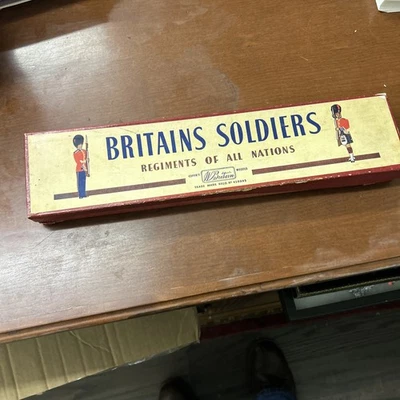 7 soldados de plomo de juguete británicos, en caja Foto 1 de 4
