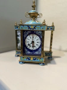 Vintage chinesische Cloisonné Messing Manteluhr 9" funktioniert zum Aufziehen dunkelblau Blumenmuster - Bild 1 von 11